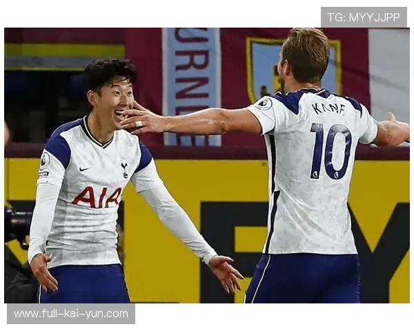 孙兴慜精准制导式传中，热刺前场连线火力全开